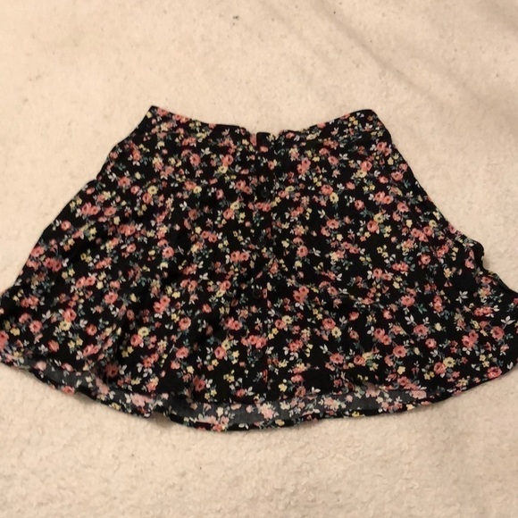 Lush Floral Skirt Size Extra Small - Picture 1 of 3